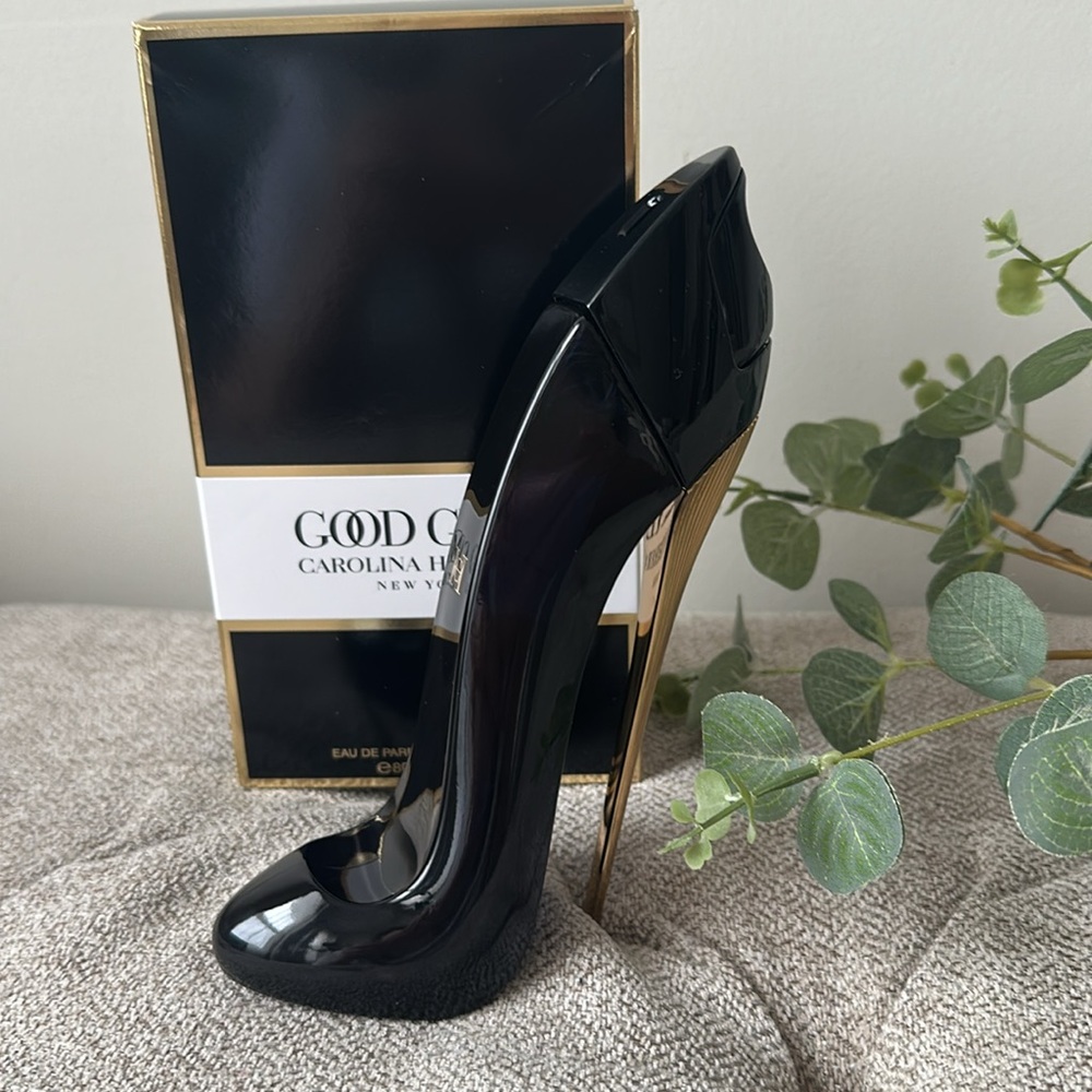 Carolina Herrera Good Girl Parfum - Picture 2 of 4